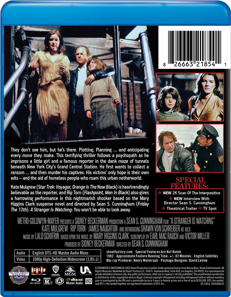 A Stranger Is Watching [Blu-ray]